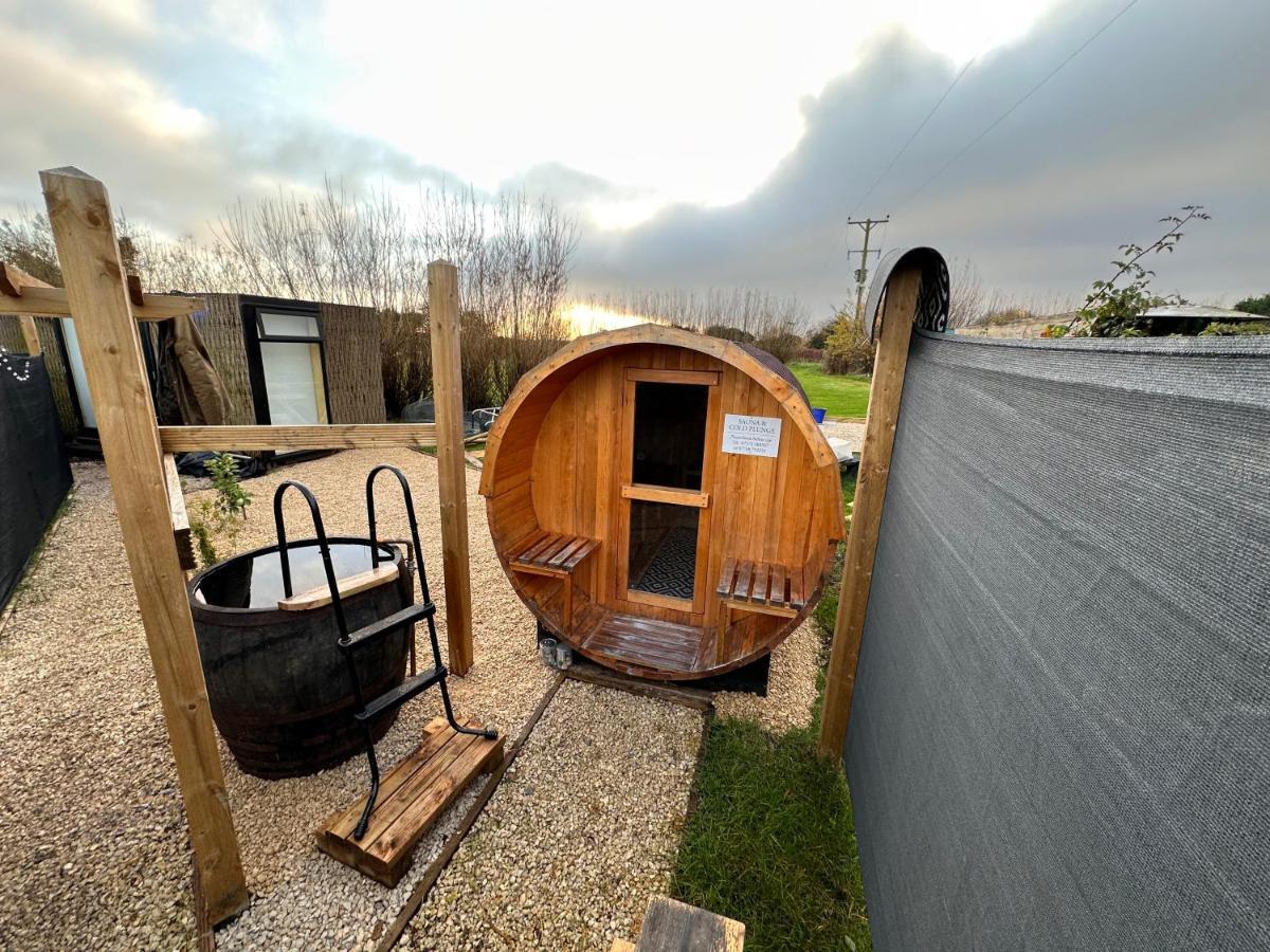 Buzzard Holt Hosting Buckingham Exterior foto