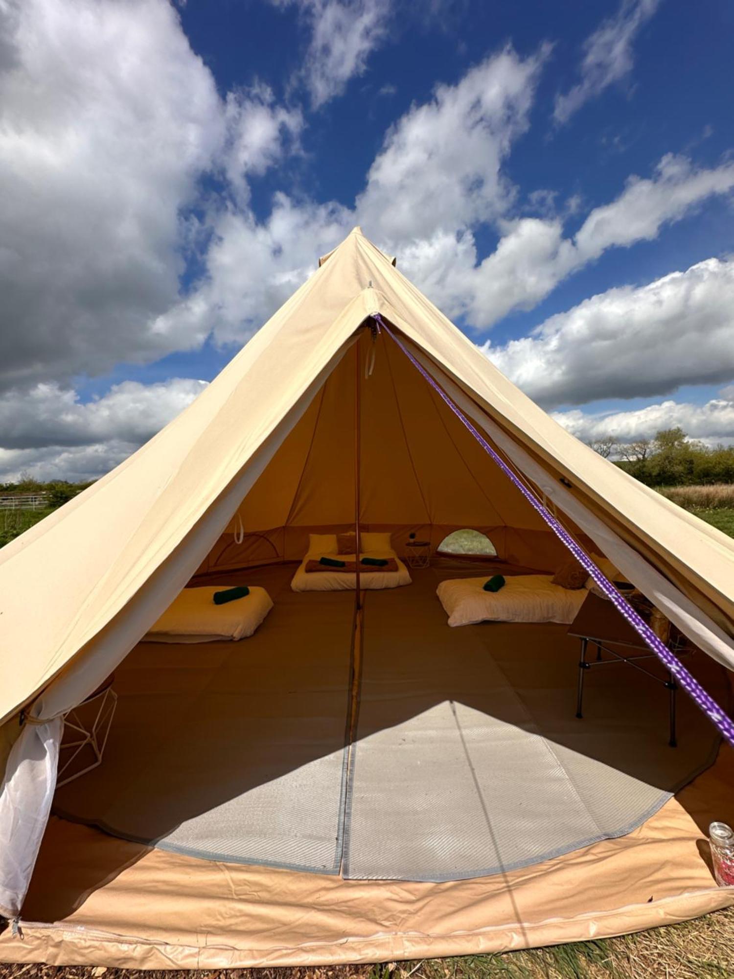 Buzzard Holt Hosting Buckingham Exterior foto